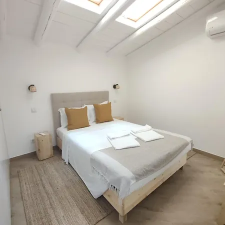 2 Floors Near Carvoeiro&slidesplash Holiday home *