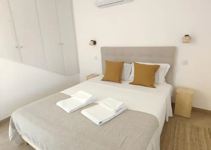 2 Floors Near Carvoeiro&slidesplash Vakantiehuis
