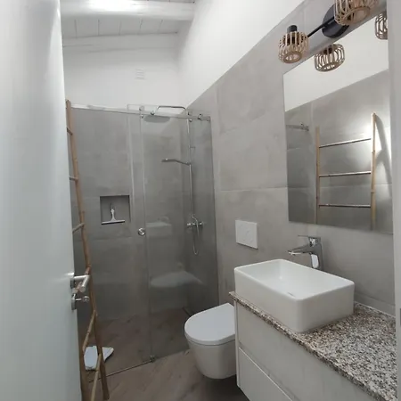 Сasa de vacaciones 2 Floors Near Carvoeiro&slidesplash *