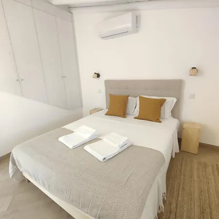2 Floors Near Carvoeiro&slidesplash Holiday home