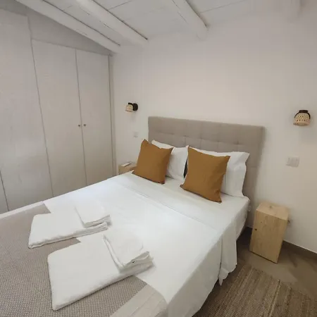 2 Floors Near Carvoeiro&slidesplash Holiday home